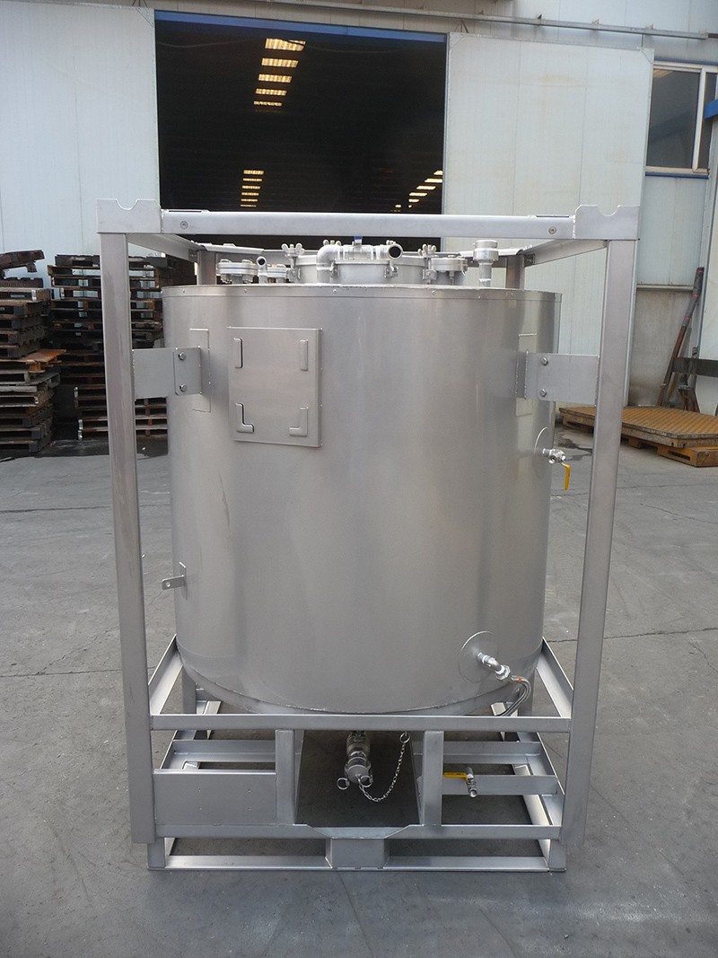 Cosmetic tank